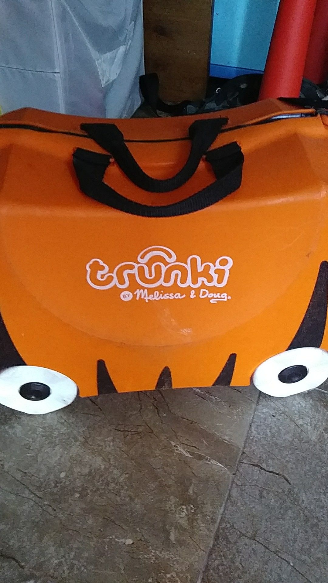 Luggage for kids with 4wheels