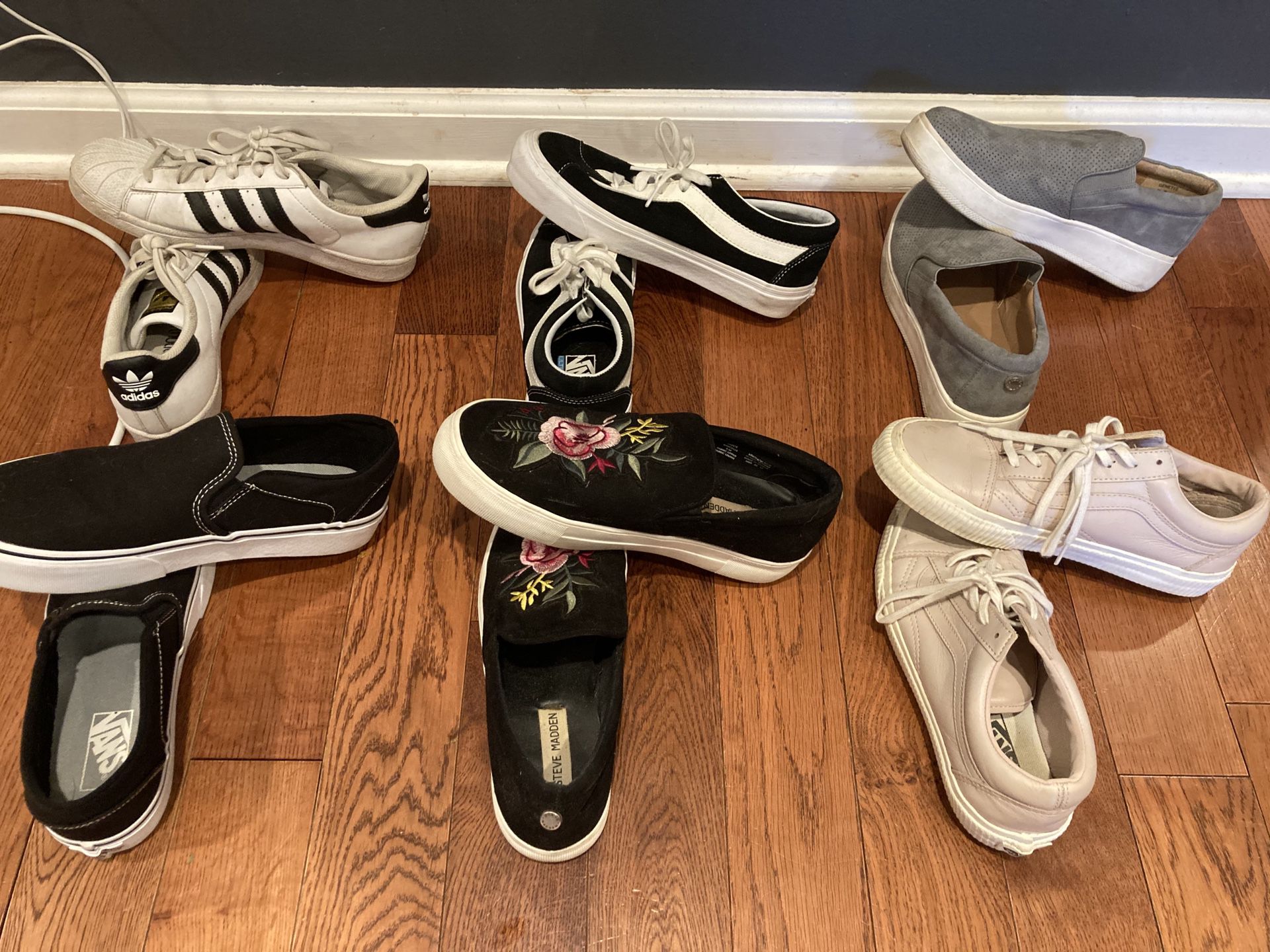 6 pairs of women’s shoes size 8