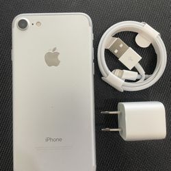 Factory Unlocked Apple iPhone 7 32gb, sold with warranty 