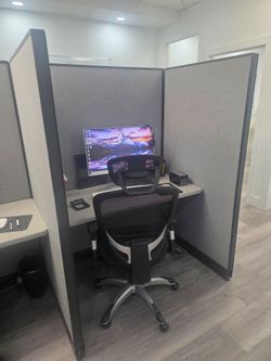 PROFESSIONAL POWERED CUBICLES MUST SELL
