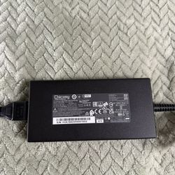 Chicony Laptop Power Adapter / Charger – Universal Use