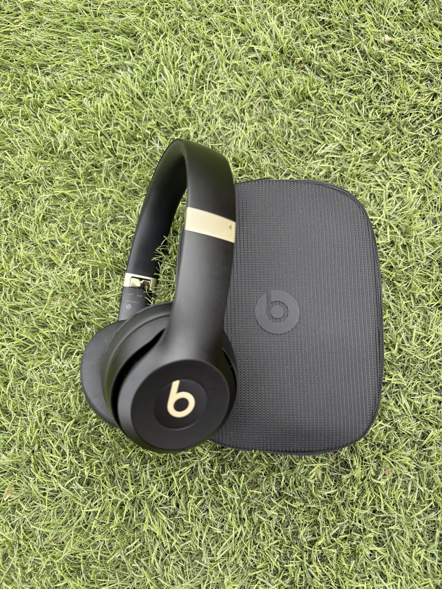 Beats Solo 4 