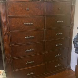 Beautiful Used 12 Drawers 