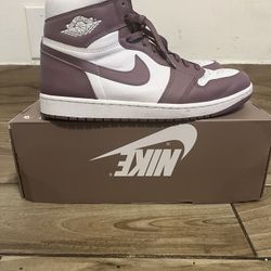 Jordan 1 High Mauive-white