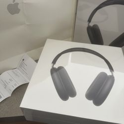 Brand New In Box 2nd Gen AirPod Max Black