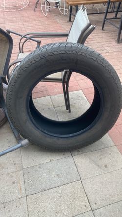 Hankook dynapro 275/60R 20. Tiene parche. $40.00