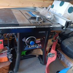 Delta 10" Contractor Table Saw
