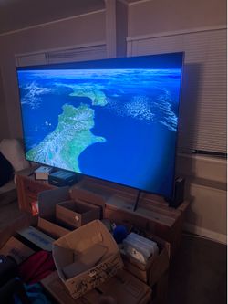 85 inch Samsung TV one year-old like New in great condition