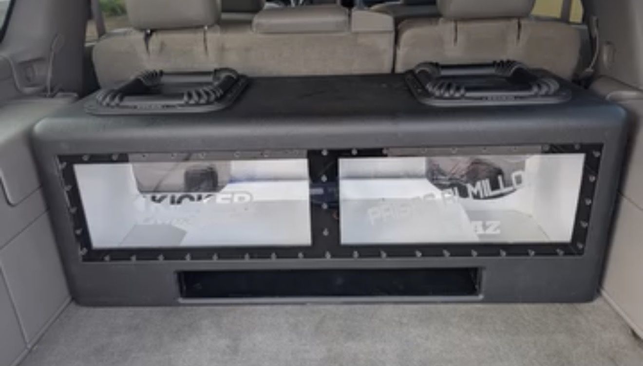 NEW 2 12” KICKER L7s Subwoofers With Big Ported Custom Box Rgb Lights 