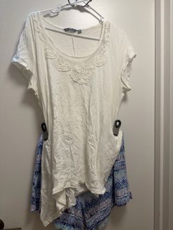 Nice ladies set with 2 tops and 1 short size 2XL