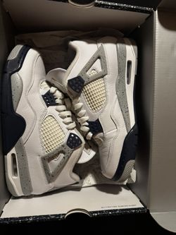 Midnight Navy Jordan 4’s Sz 7.5