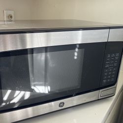 Super Clean GE Microwave