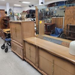 Dresser Set 