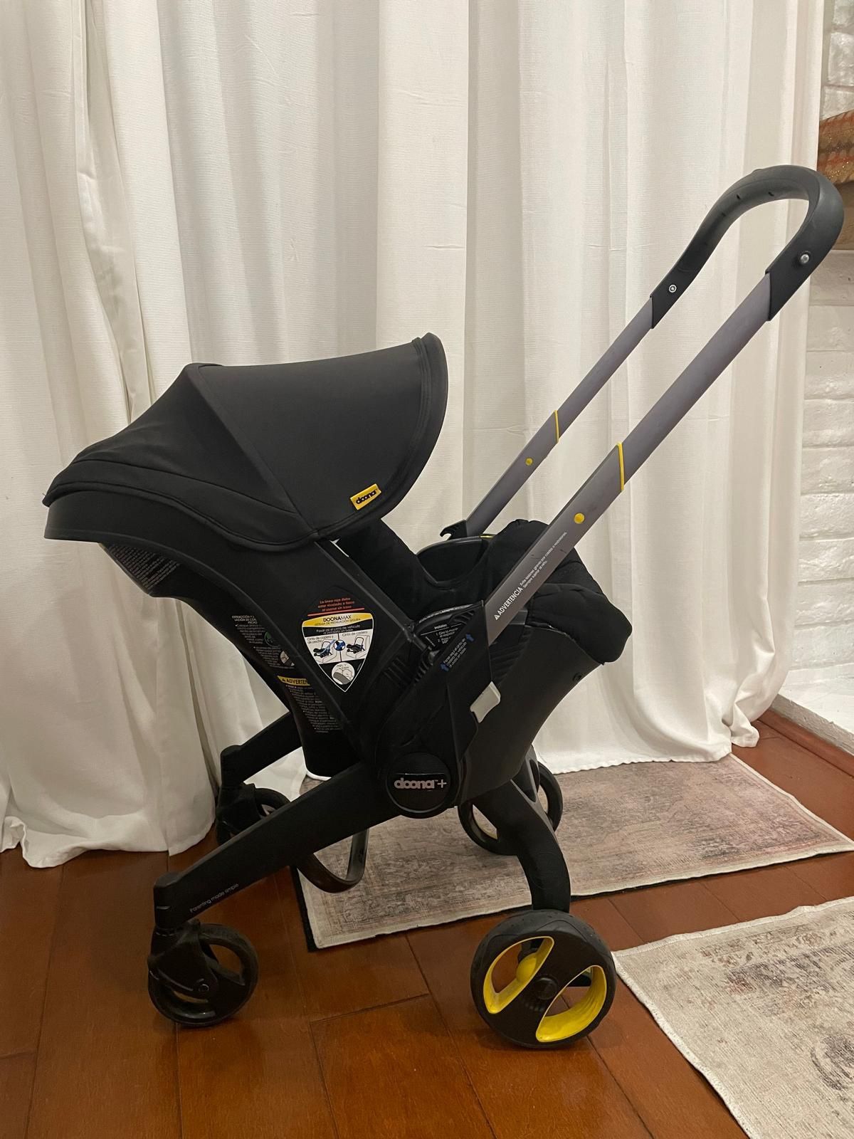 Doona Convertible Infant Carseat & BASE (Accessories INCLUDED)