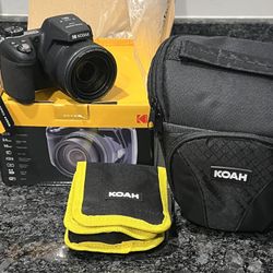 Brad New Kodak Camera, Case & Tripod