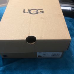 KIDS UGGS SIZE 10!!! BRAND NEW/BOX