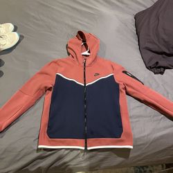 Men’s Large Nike Tech (great Condition)