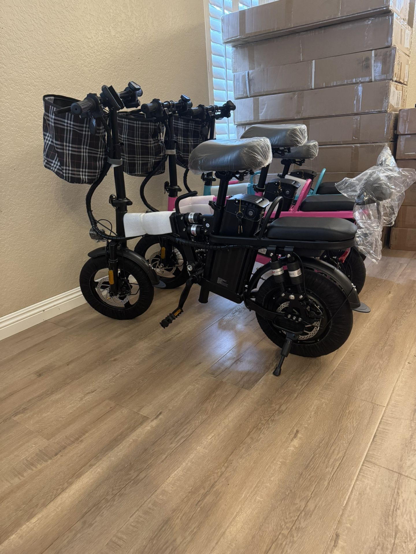 Folding electric bicycle