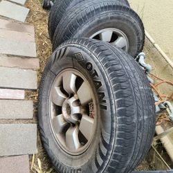 04 Toyota 4Runner $20each Tires 265/70/16