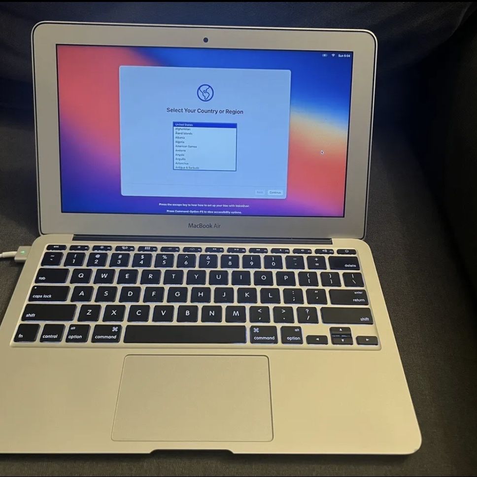 Apple MacBook Air 11-inch Laptop/2013/4gb/128gb/Dual Core i5 for