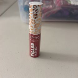 Nyx Filler Instinct Juicy Pout