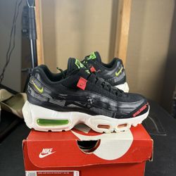 Nike Air Max 95 Worldwide Pack Black size 4.5Y/6W!