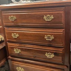 Broyhill 4 Drawer Chest