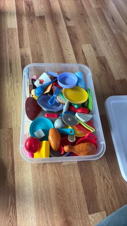 Kids kitchen toys - plates, play food, and more