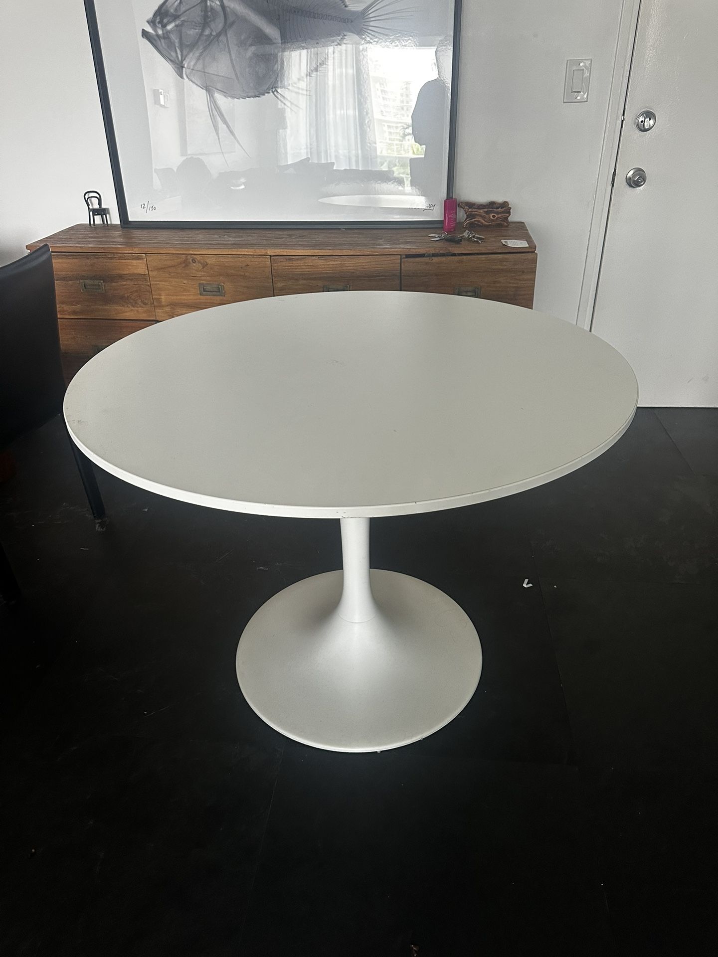 Tulip Dining Table