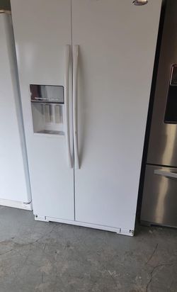 Whirlpool Side By Side White Refrigerator Fridge
