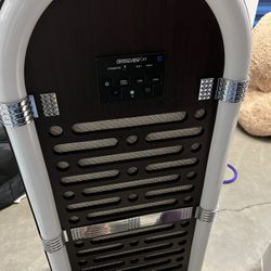 CrystalView Bluetooth Jukebox