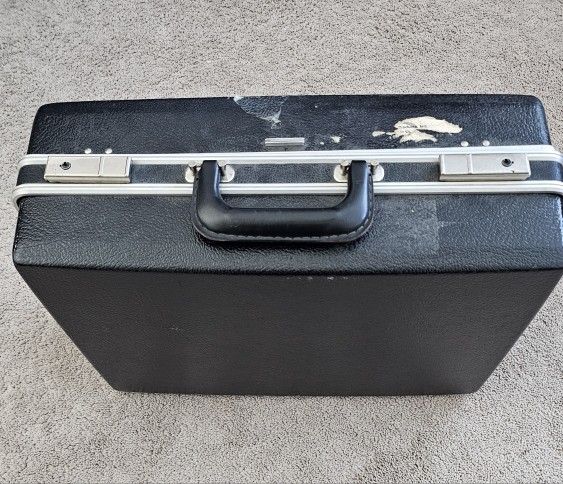 Hard Case Travel Carrier 18x13x7"