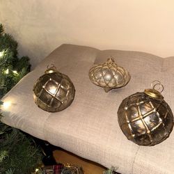 Set Of 3 fancy ornaments