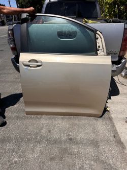 2011-2020 TOYOTA SIENNA FRONT DOOR