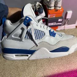 AIR JORDAN 4 RETRO (GS) Size 7 OFF WHITE/MILITARY BLUE