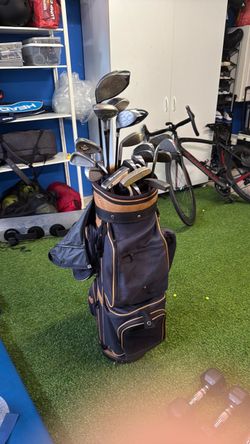Golf Bag with Full Set of Clubs