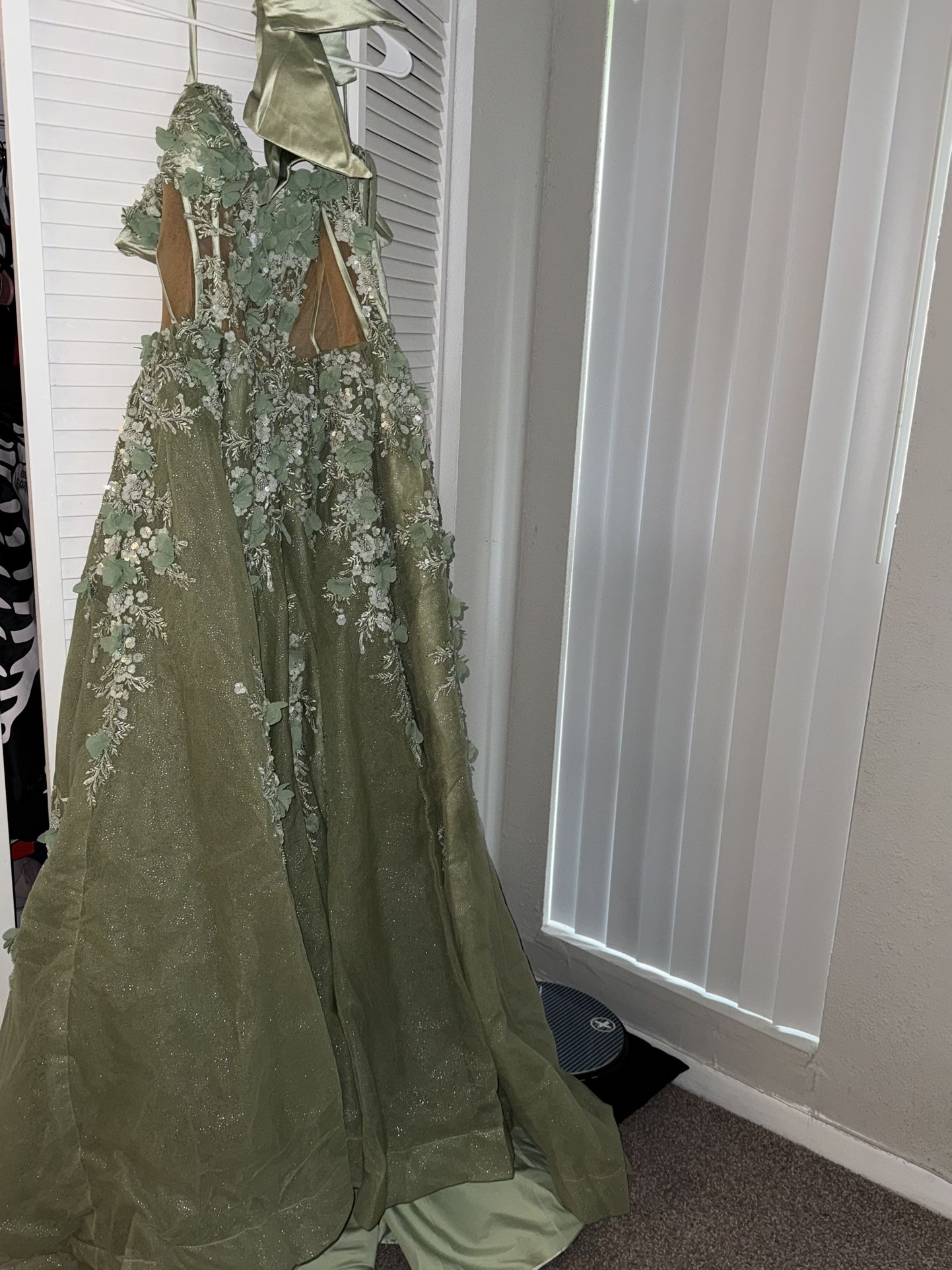 slim fit dress slacks Luxury Ball Gown Sweetheart Neck Spaghetti Straps Flower Lace Appliques Beaded Sage Green Tulle Quinceanera Dress Princess Gown for Sweet 16 2 / Sage main image 0