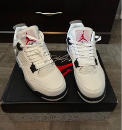 New Jordan Retro 4 Cement White Size 8.5