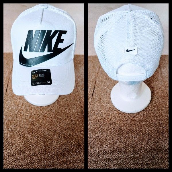 NIKE SNAPBACK HAT. 