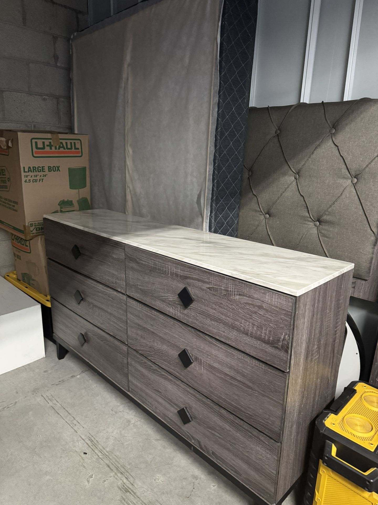 Queen Bedroom Set
