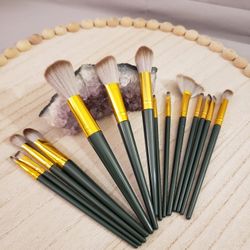 Makeup Brush Set - 13 Piece Set (Brand New) Green