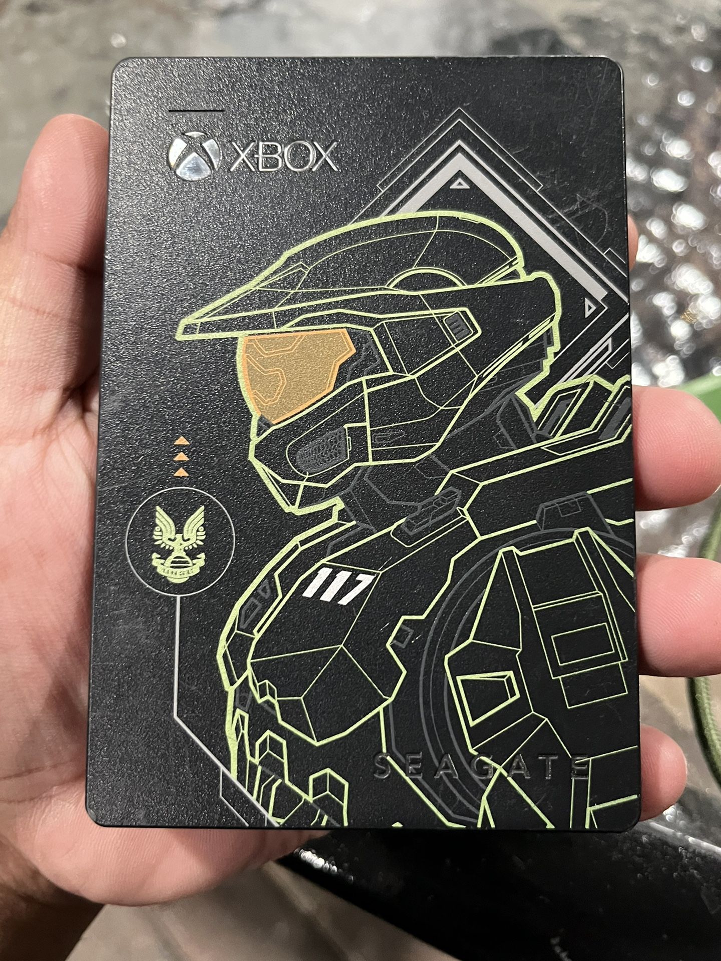 Seagate Game Drive 2TB for XBOX Master Chief Special Edition halo w cable used 