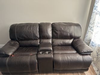 Reclining Loveseat w/ Cup Holders & Storage