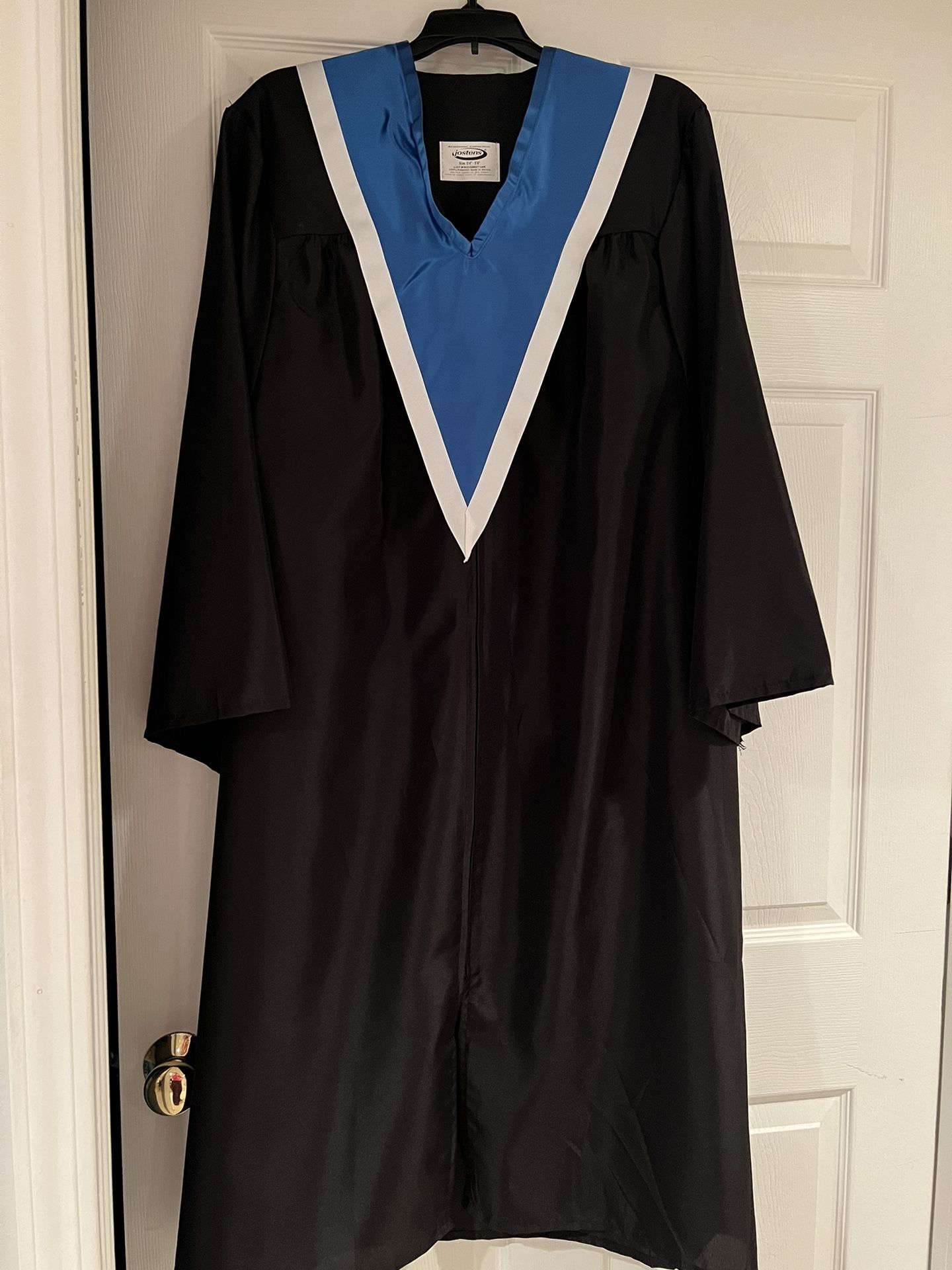 Macomb Community College Graduation Gown