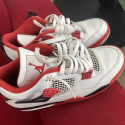 jordan retros  SIZE 9.5 