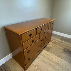1 Dresser & 2 Night Stand 
