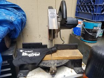 Black and Decker Miter Saw with Blade and Dust Bag. $75. Pickup in Oakdale