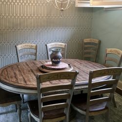 Dining Room table And 8 Chairs