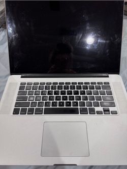 MacBook Pro 15” 2015 model 16gb ram READ
