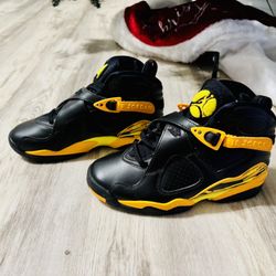 Jordan 8 Retro “Taxi” – Black/Yellow (Women’s)